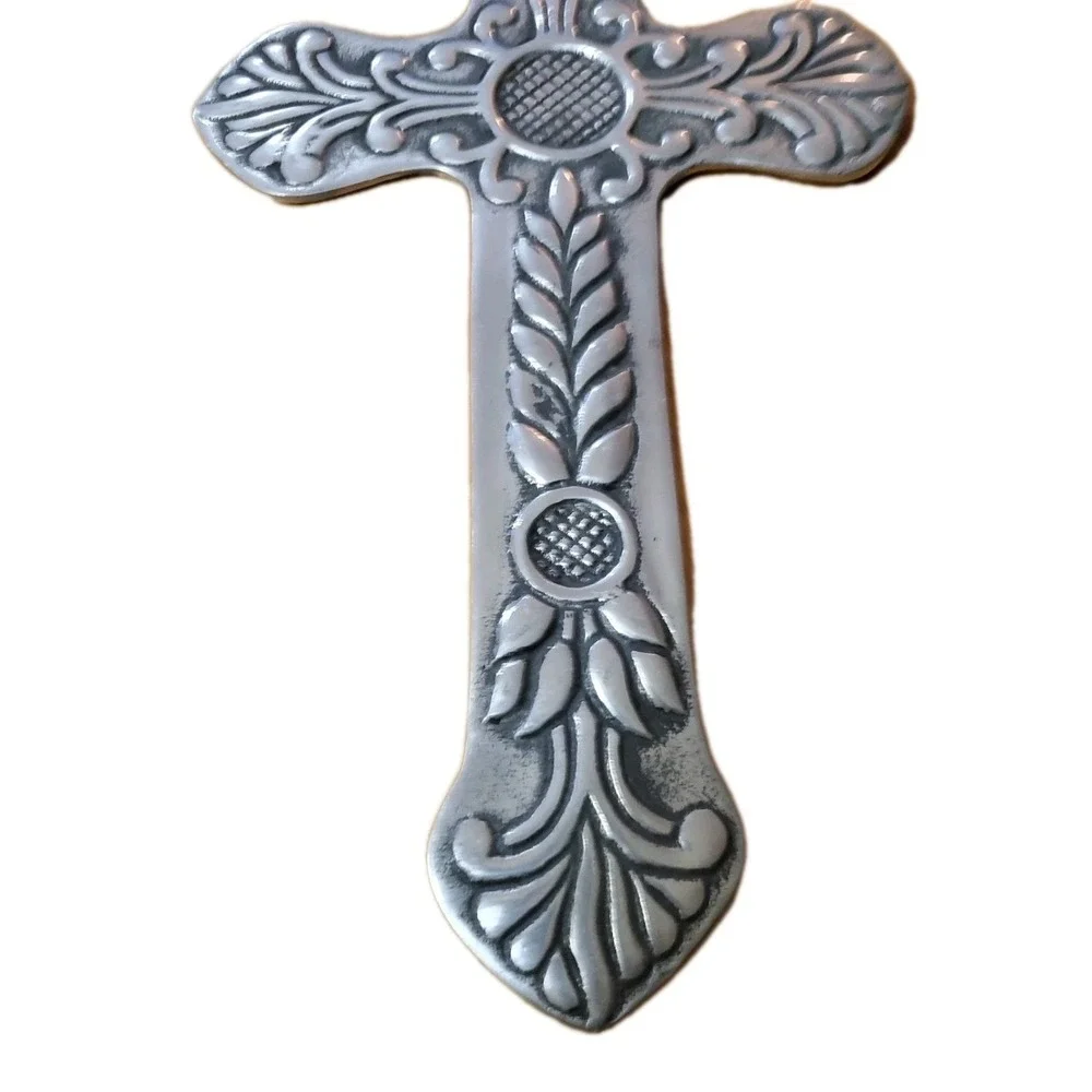 Metal Wall Hanging Cross Crucifix Religious Ornate 17.5 in‎
